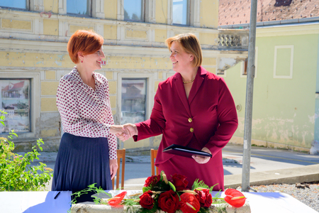 2025_09_19 Metlika - Podpis pogodbe o prenovi Konzuma_Foto_Uros Novina_017